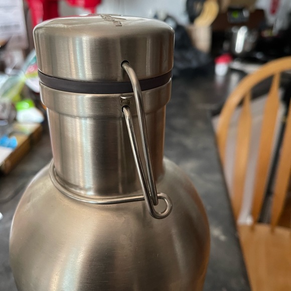 SS Growler 64 oz Stainless Steel Beer/Beverage Container - Picture 4 of 4